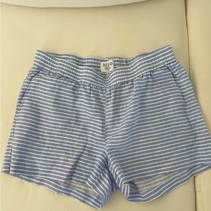 Linen pull on shorts. HIHO designed in Tortola BVI